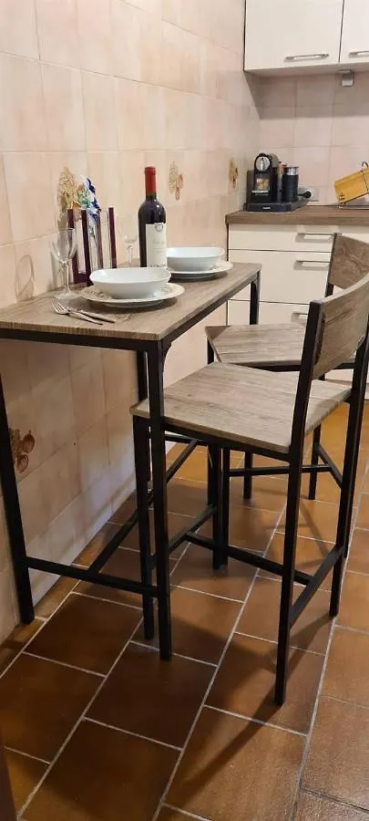 Casa Vacanza Giulia Daire Tavernola Bergamasca 0*,
