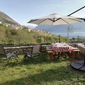 Casa Sasso Tavernola Bergamasca