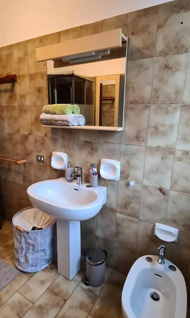 Casa Vacanza Giulia Apartment Tavernola Bergamasca 0*,